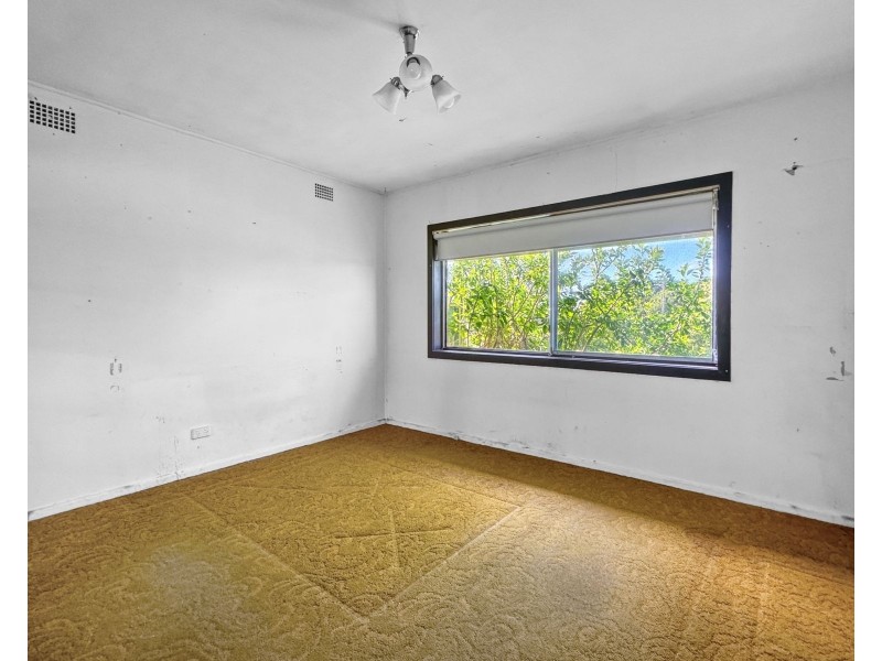 11 Orsova Parade, Orient Point NSW 2540