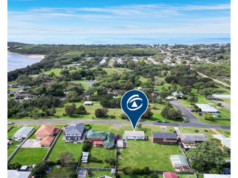 11 Orsova Parade, Orient Point NSW 2540