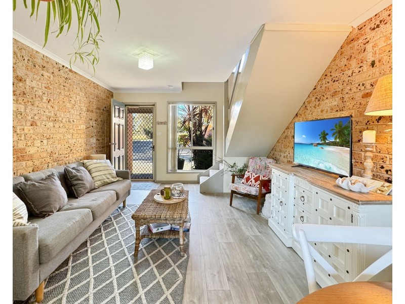 2/27 The Triangle, Culburra Beach NSW 2540