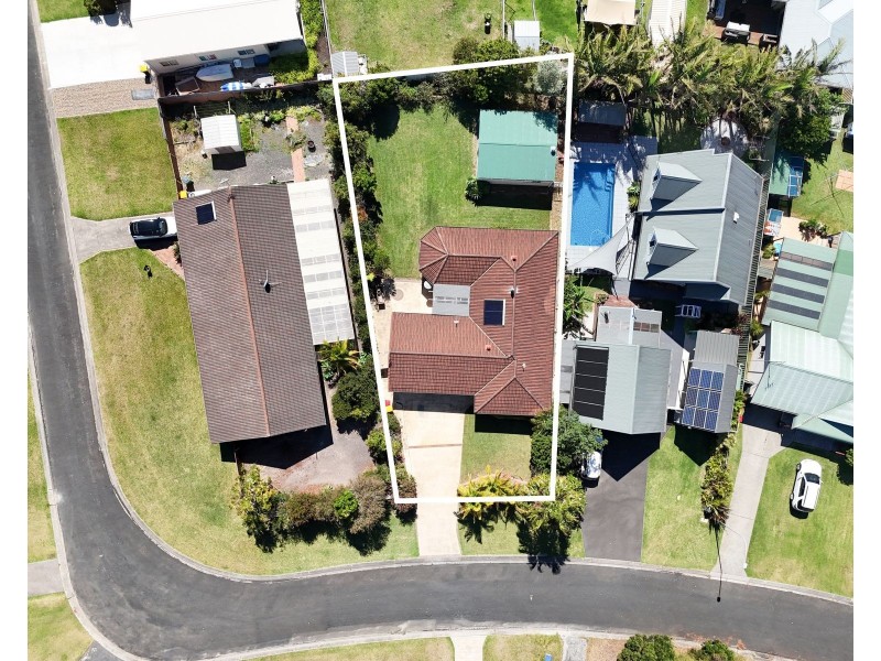 35 Hollingsworth Crescent, Callala Bay NSW 2540