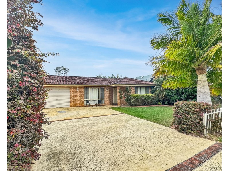 35 Hollingsworth Crescent, Callala Bay NSW 2540