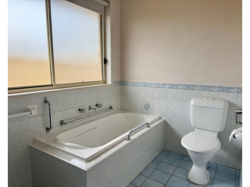 6 Penguin Heads Road, Culburra Beach NSW 2540