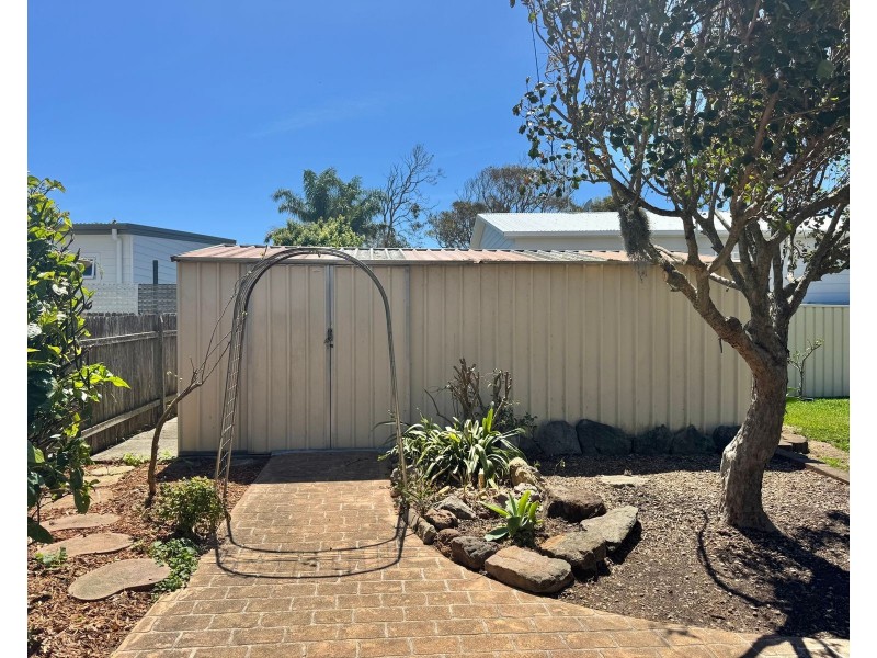 6 Penguin Heads Road, Culburra Beach NSW 2540