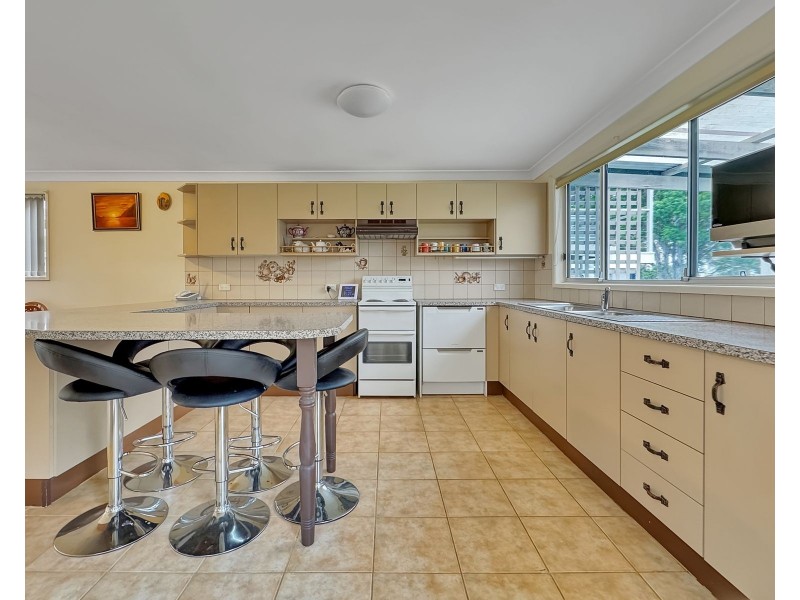 85 Osterley Avenue, Orient Point NSW 2540