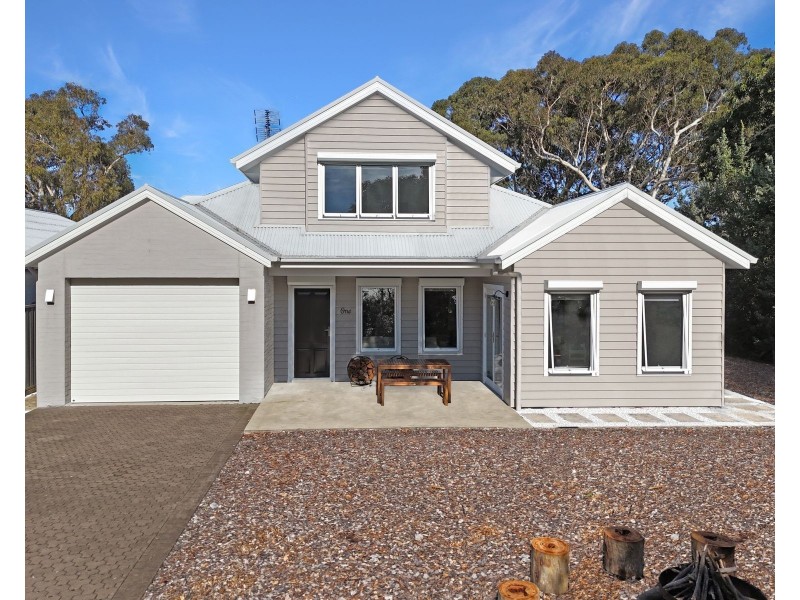 1 Caffery Circuit, Callala Beach NSW 2540