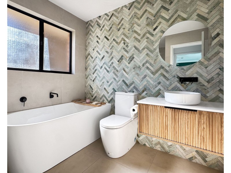 46 Osterley Avenue, Orient Point NSW 2540