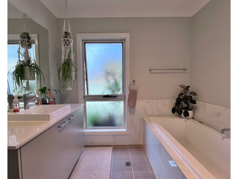 8B Chisholm Street, Callala Bay NSW 2540