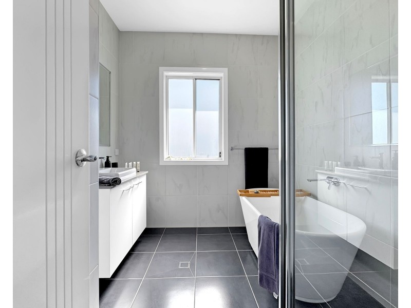 7 Orsova Parade, Orient Point NSW 2540