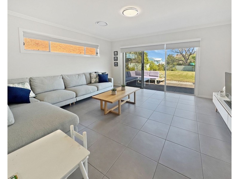7 Orsova Parade, Orient Point NSW 2540