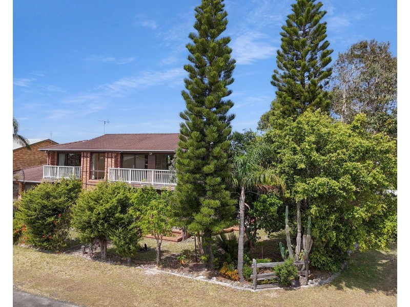28 Callala Beach Road, Callala Beach NSW 2540