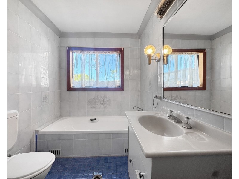 28 Callala Beach Road, Callala Beach NSW 2540