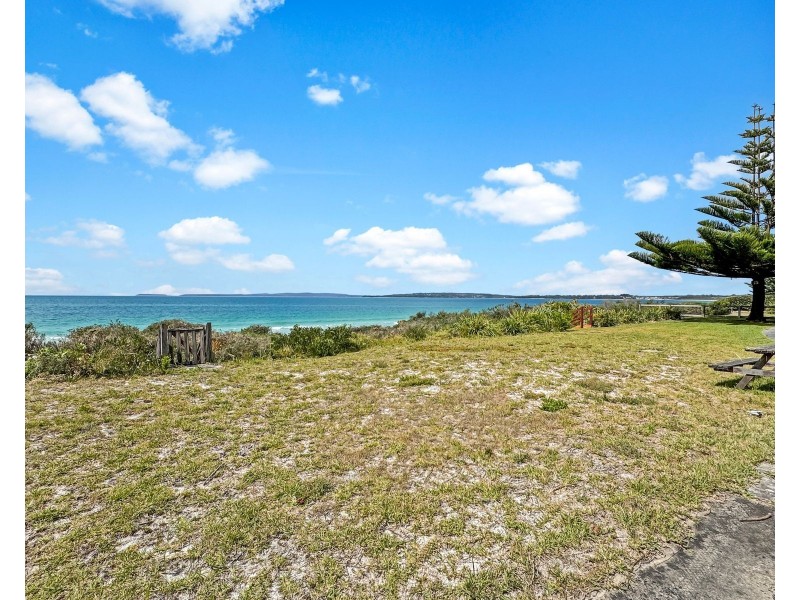77 Quay Road, Callala Beach NSW 2540