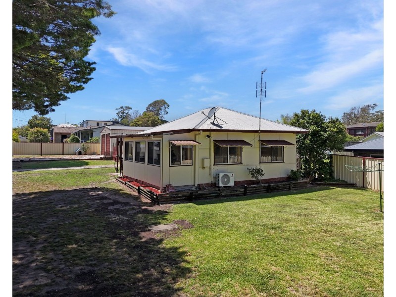 2 Otranto Avenue, Orient Point NSW 2540