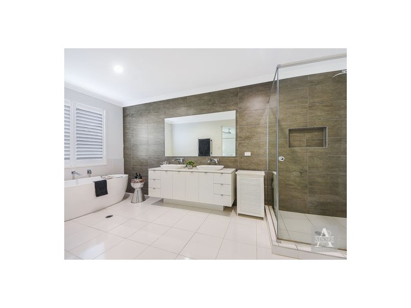 5 Sorbello Street, Bridgeman Downs QLD 4035