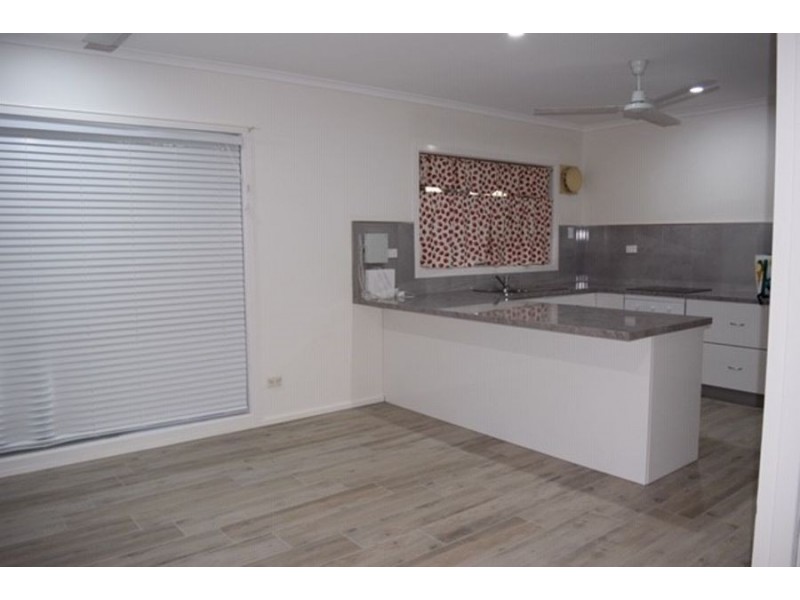 4 Strawbridge Cres, Moulden NT 0830