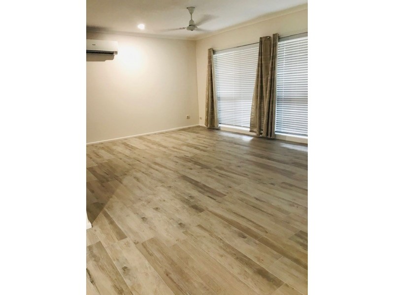 4 Strawbridge Cres, Moulden NT 0830