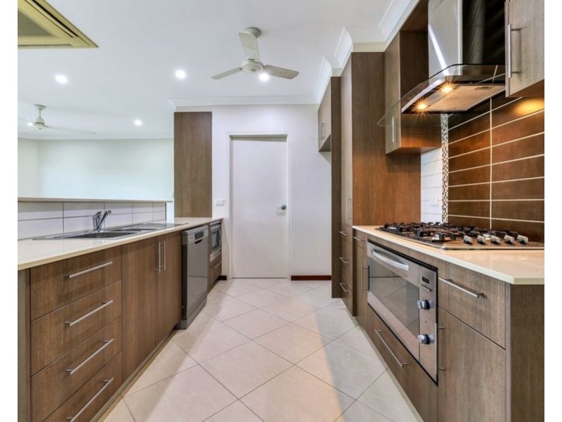 2/11 Villaflor Crescent, Woolner NT 0820