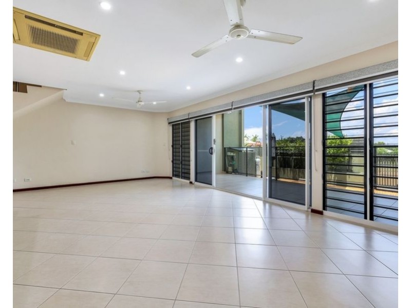 2/11 Villaflor Crescent, Woolner NT 0820
