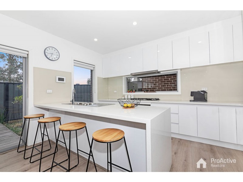 2 Vivid Way, Craigieburn VIC 3064