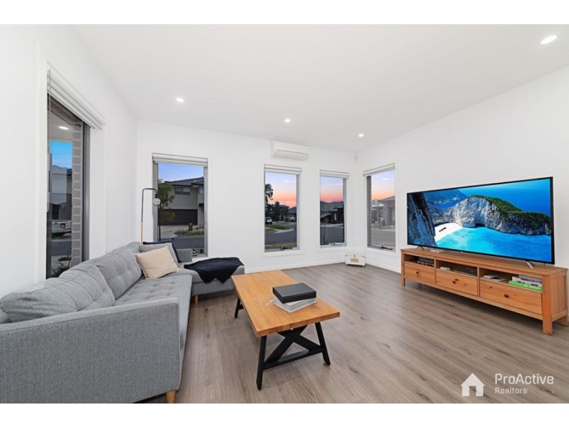 2 Vivid Way, Craigieburn VIC 3064