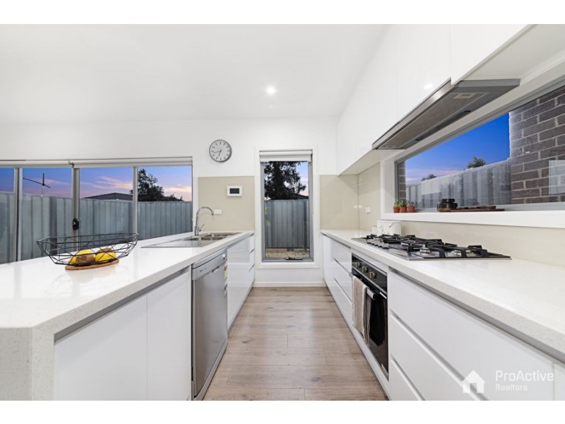 2 Vivid Way, Craigieburn VIC 3064