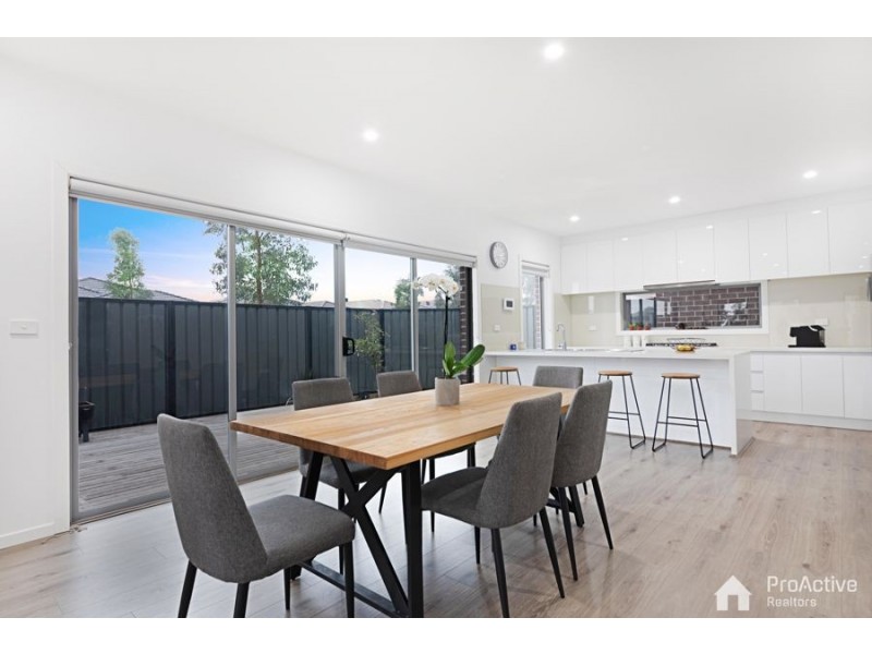 2 Vivid Way, Craigieburn VIC 3064