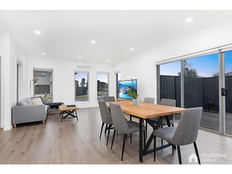 2 Vivid Way, Craigieburn VIC 3064