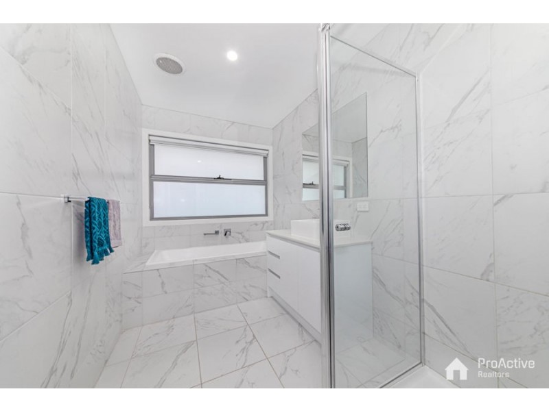 2 Vivid Way, Craigieburn VIC 3064