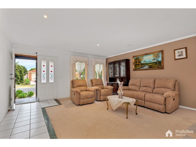 46 Lakes Drive, Craigieburn VIC 3064