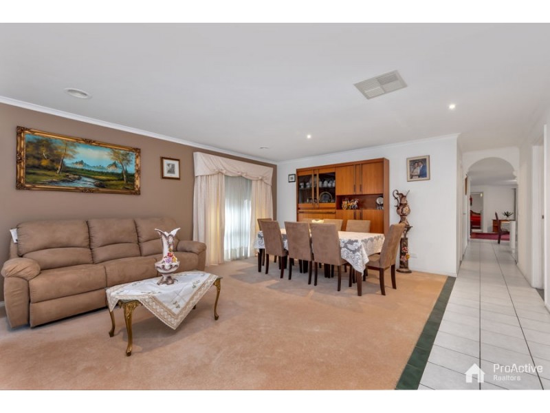 46 Lakes Drive, Craigieburn VIC 3064