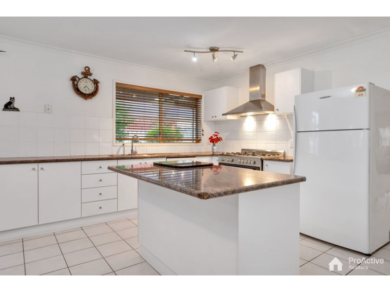 46 Lakes Drive, Craigieburn VIC 3064