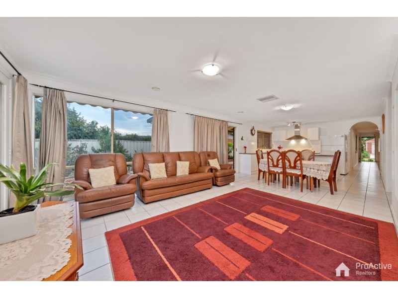 46 Lakes Drive, Craigieburn VIC 3064