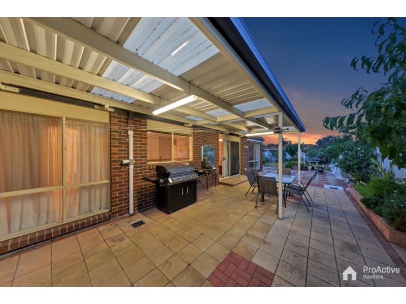 46 Lakes Drive, Craigieburn VIC 3064