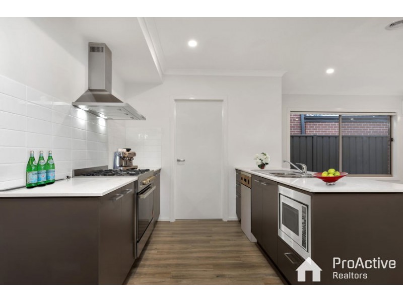 142 Champion Parade, Craigieburn VIC 3064