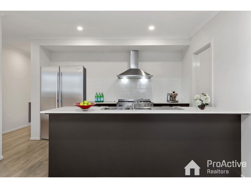 142 Champion Parade, Craigieburn VIC 3064