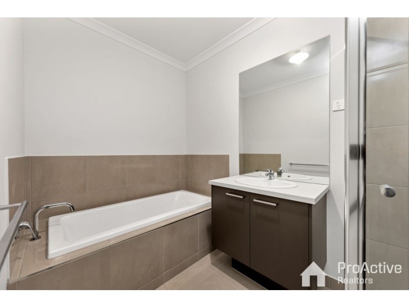 142 Champion Parade, Craigieburn VIC 3064
