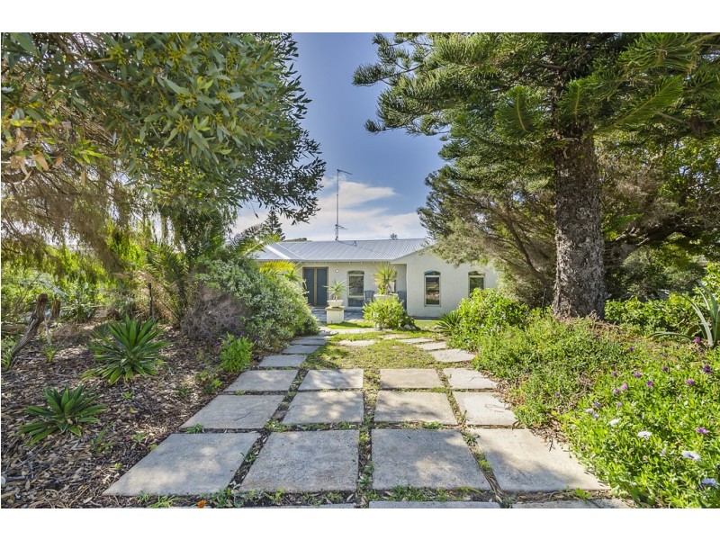 4 Nautical Court, Yanchep WA 6035