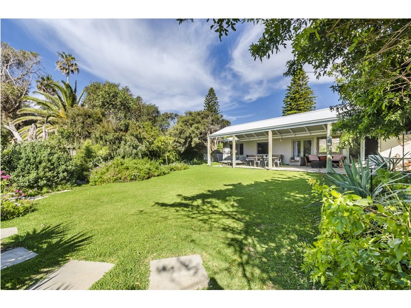 4 Nautical Court, Yanchep WA 6035