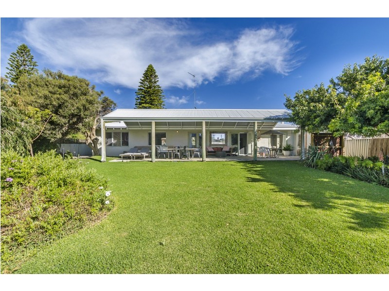 4 Nautical Court, Yanchep WA 6035