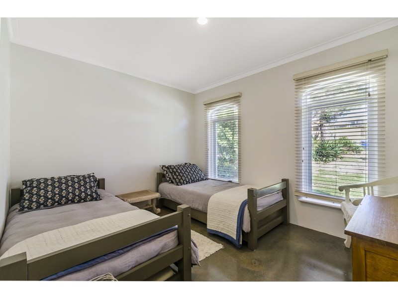 4 Nautical Court, Yanchep WA 6035