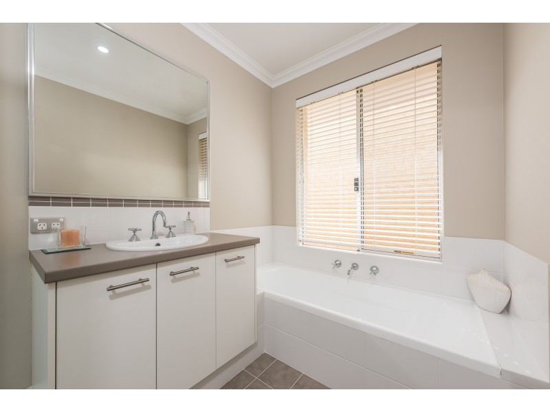 74 Lookout Drive, Yanchep WA 6035