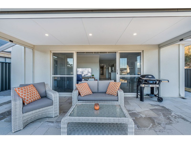 8 Bunker Crescent, Yanchep WA 6035