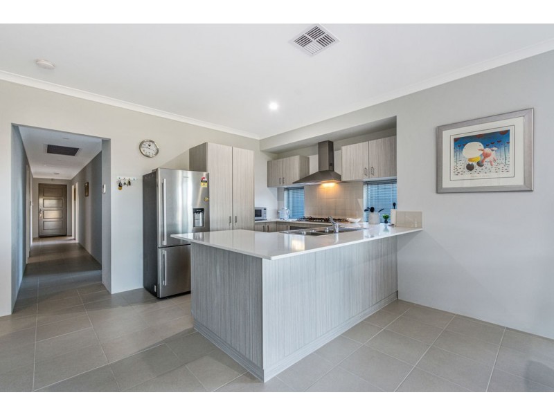 8 Bunker Crescent, Yanchep WA 6035