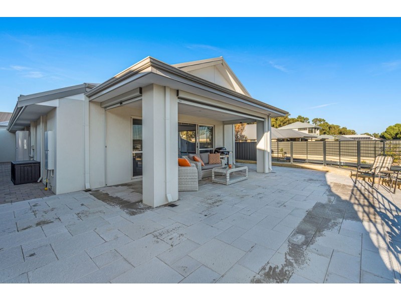 8 Bunker Crescent, Yanchep WA 6035