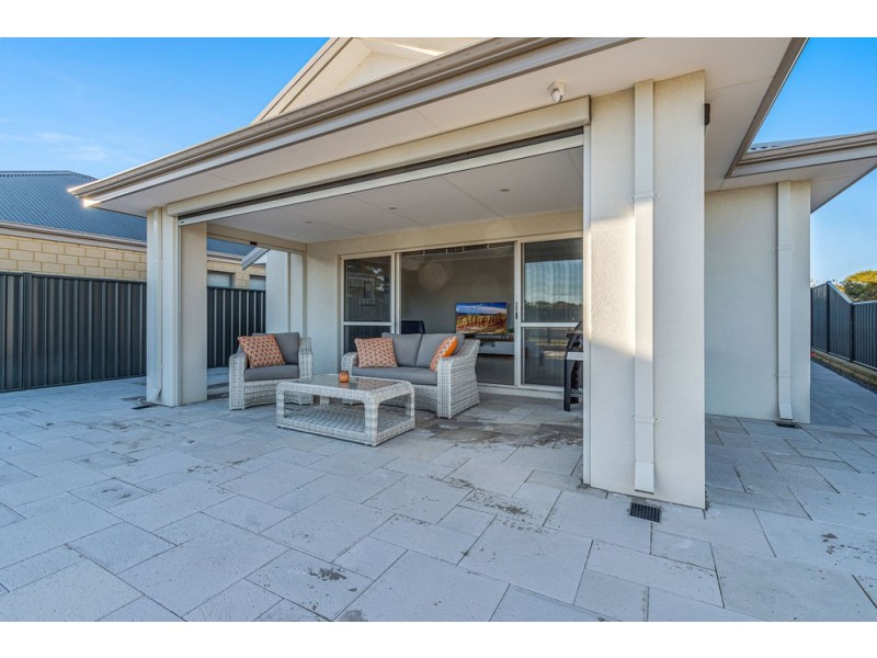 8 Bunker Crescent, Yanchep WA 6035