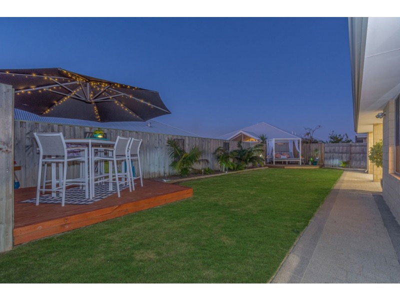 4 Carbon Street, Yanchep WA 6035