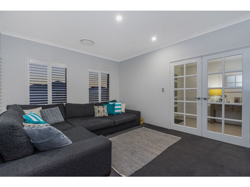 4 Carbon Street, Yanchep WA 6035