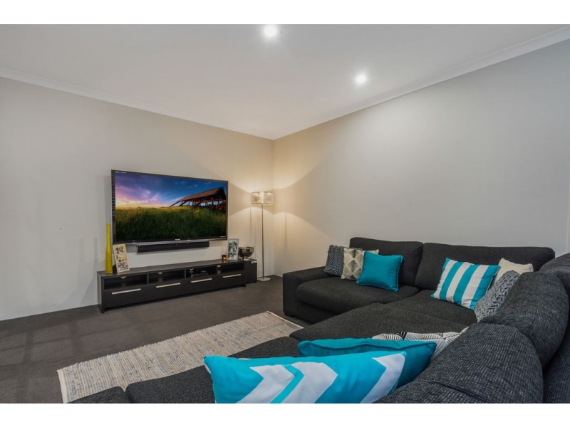 4 Carbon Street, Yanchep WA 6035