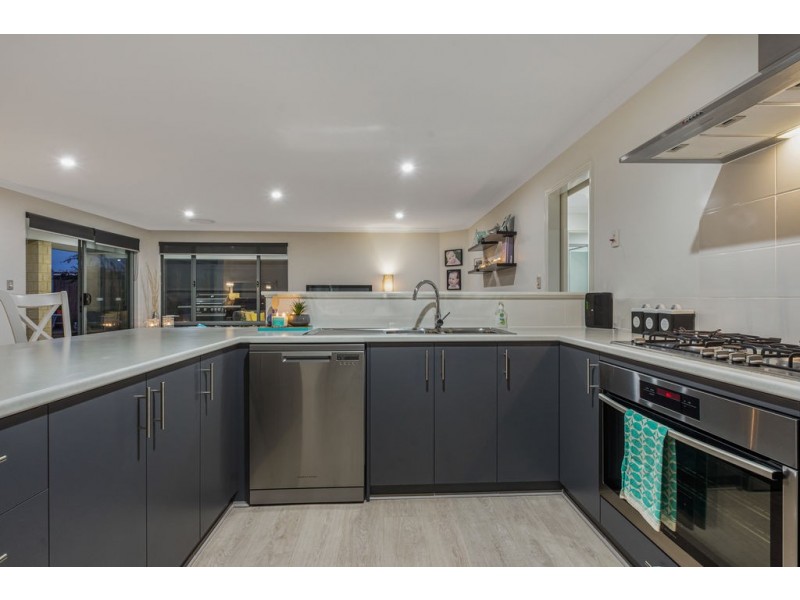 4 Carbon Street, Yanchep WA 6035