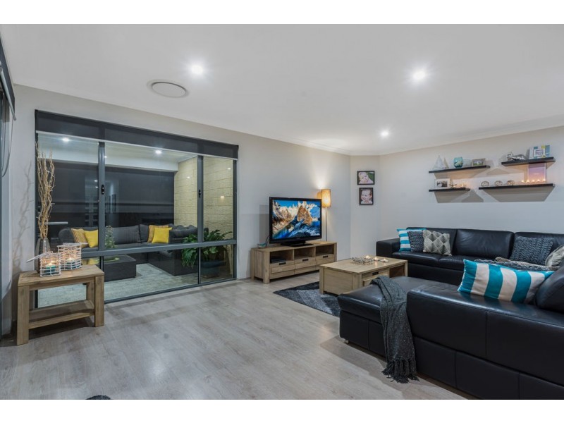 4 Carbon Street, Yanchep WA 6035